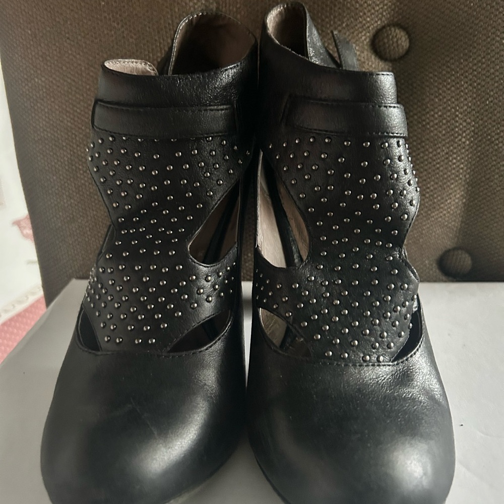 Black Studded Women's Shoes